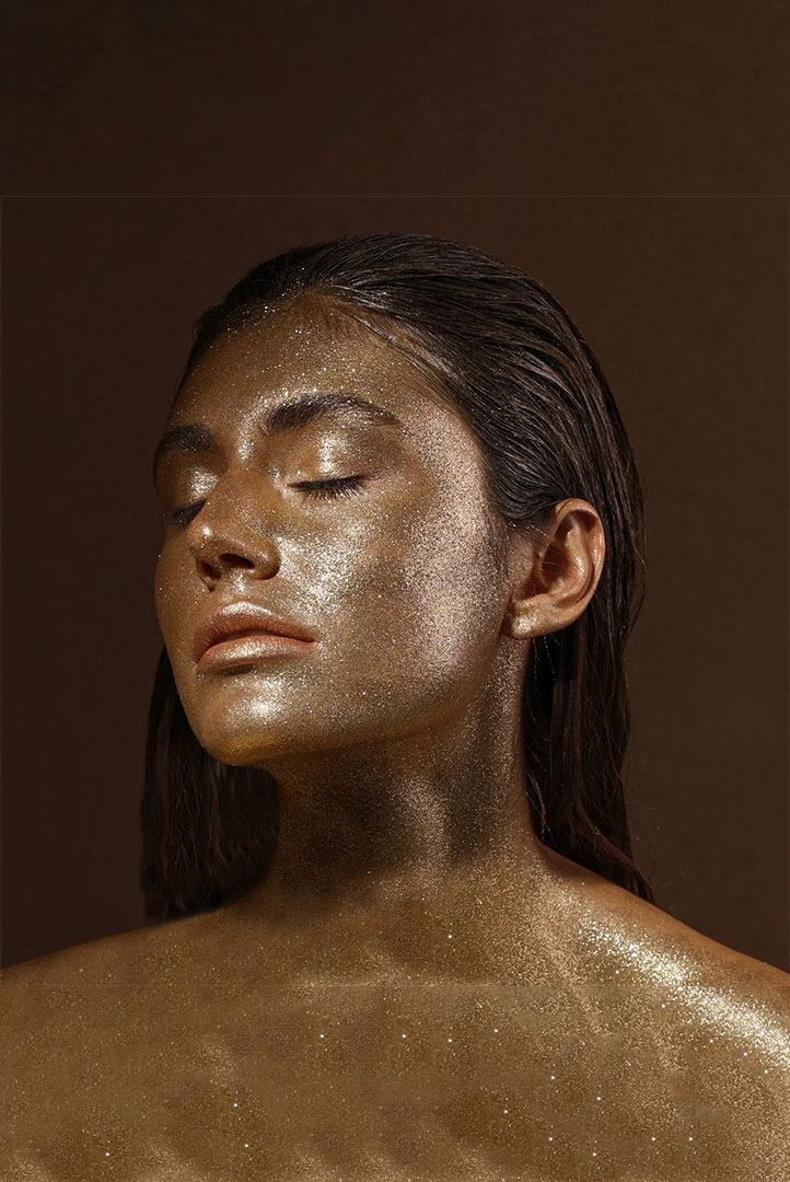 LIFT-&-LIGHT-GOLD-CLEANSING-GEL-4